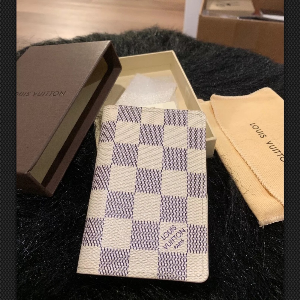 Louis Vuitton pocket organizer: pristine!